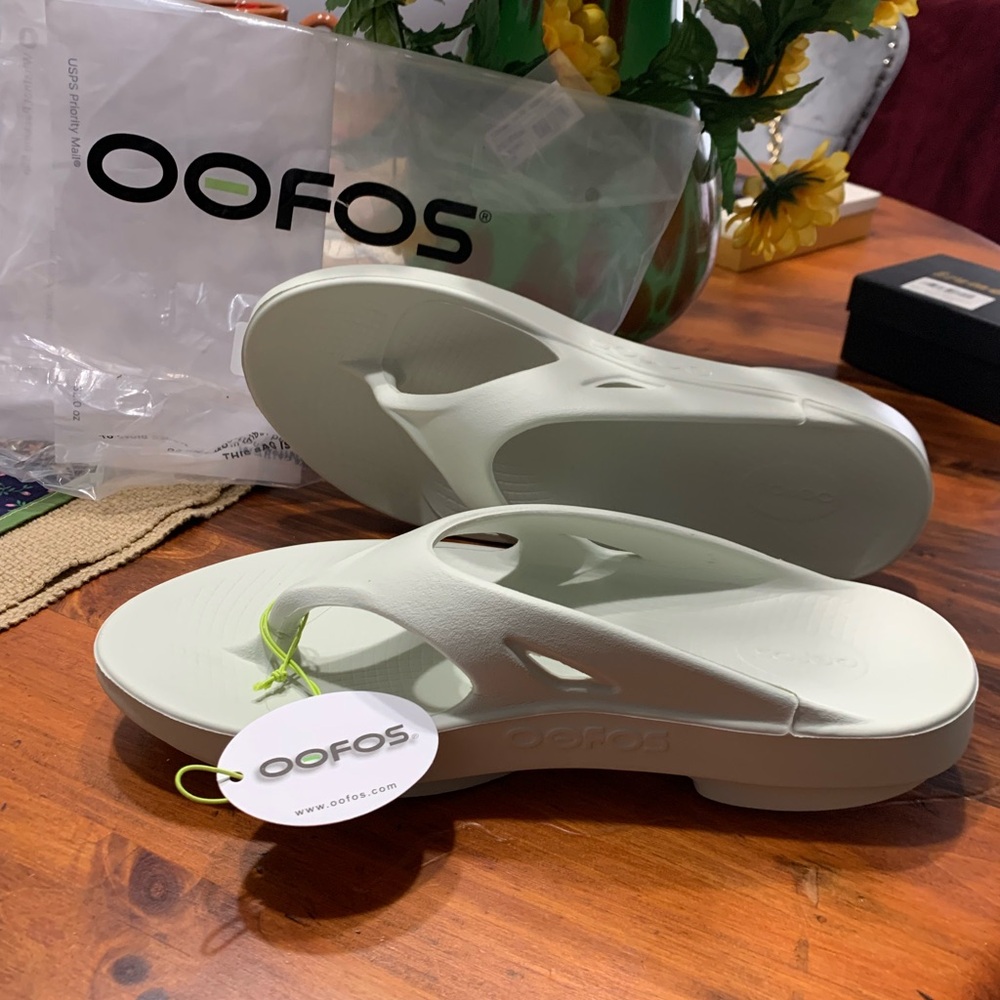 OOFOS Men’s Flip Flops 45/12